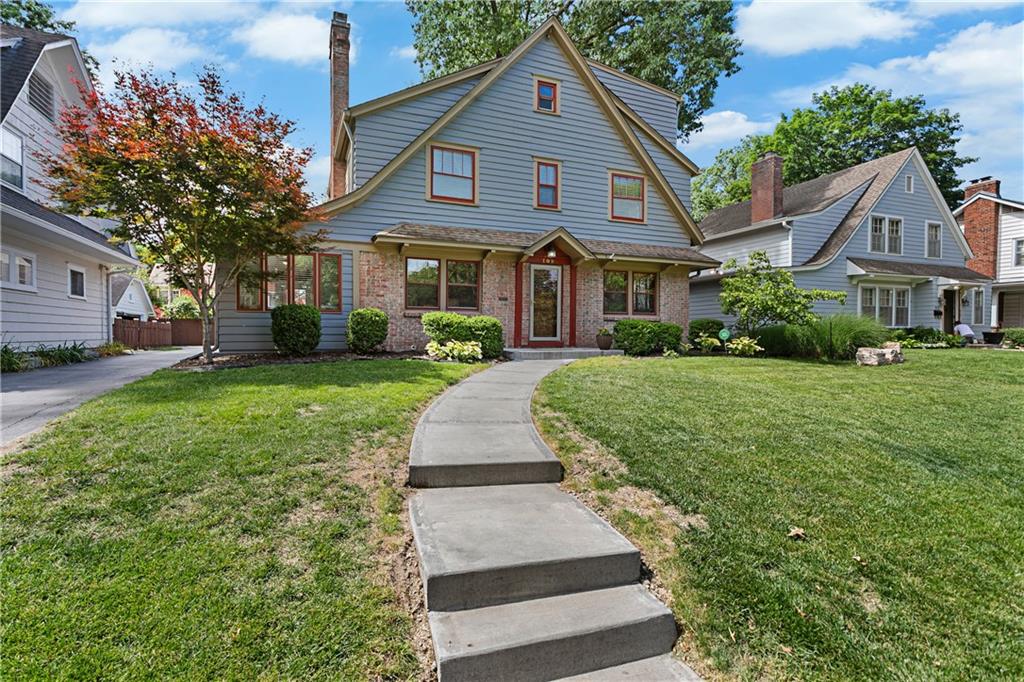 2nd image of 109 W 65th St, Kansas City, MO 64113 | MLS# 2636889