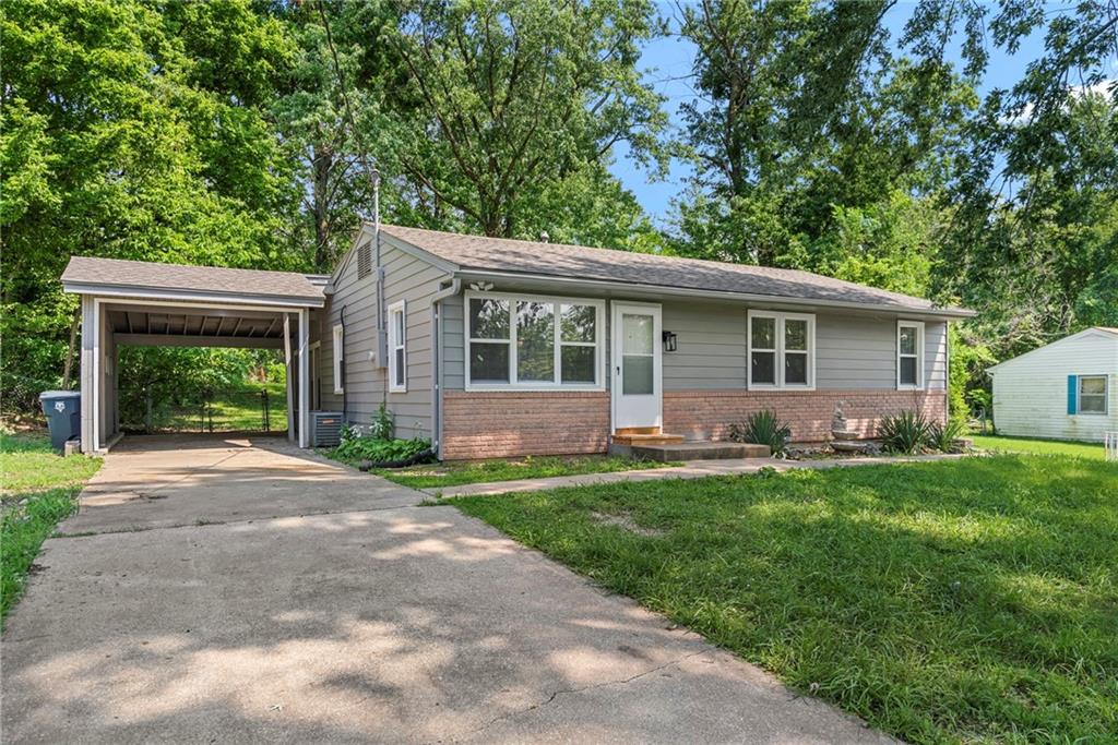 2nd image of 4209 Arlington Ave, Kansas City, MO 64133 | MLS# 2636914