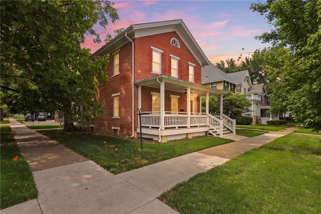 2nd image of 945 945 1/2 Kentucky St, Lawrence, KS 66044 | MLS# 2636920