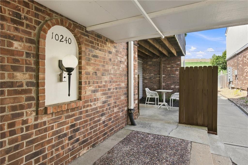 2nd image of 10240 W 96th Ter #B, Overland Park, KS 66212 | MLS# 2636930