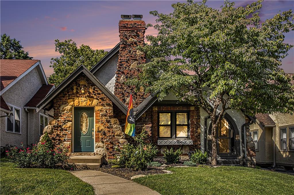 1st image of 702 E 71 Ter, Kansas City, MO 64131 | MLS# 2636937