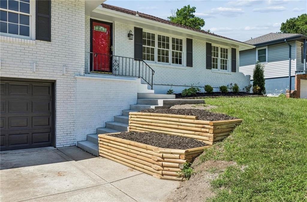 3rd image of 7509 E 100Th St, Kansas City, MO 64134 | MLS# 2636944