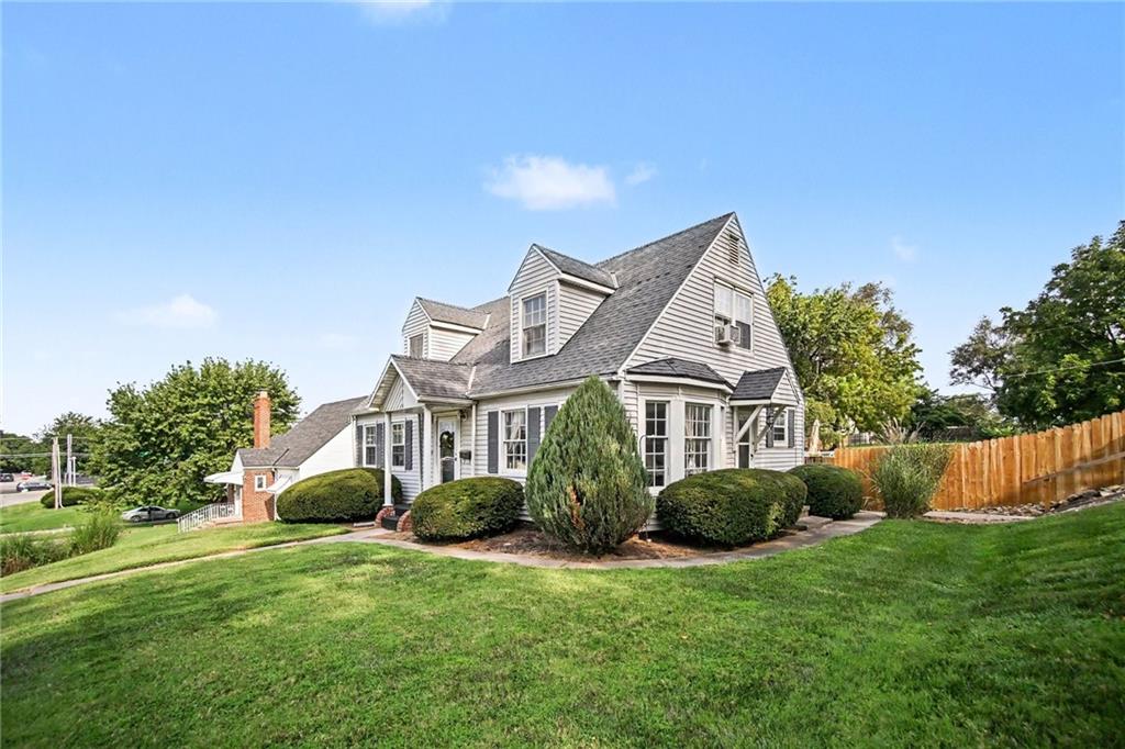 2nd image of 3719 Seneca St, Saint Joseph, MO 64507 | MLS# 2636948