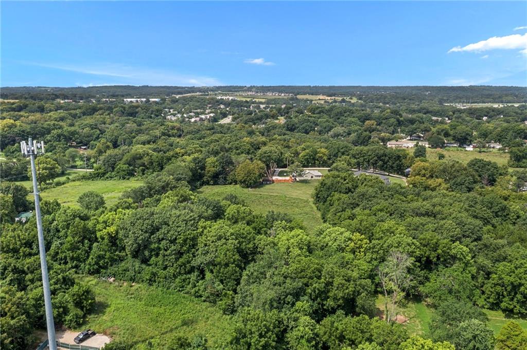 35th image of 4237 Lakeview Dr, Leavenworth, KS 66048 | MLS# 2636952