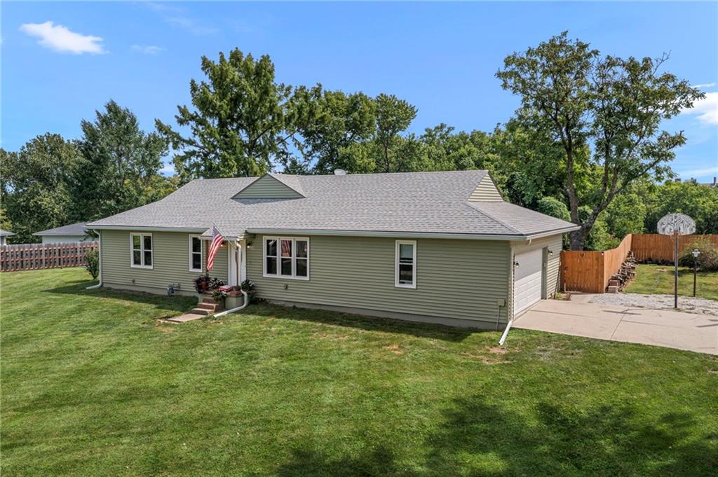 2nd image of 4237 Lakeview Dr, Leavenworth, KS 66048 | MLS# 2636952