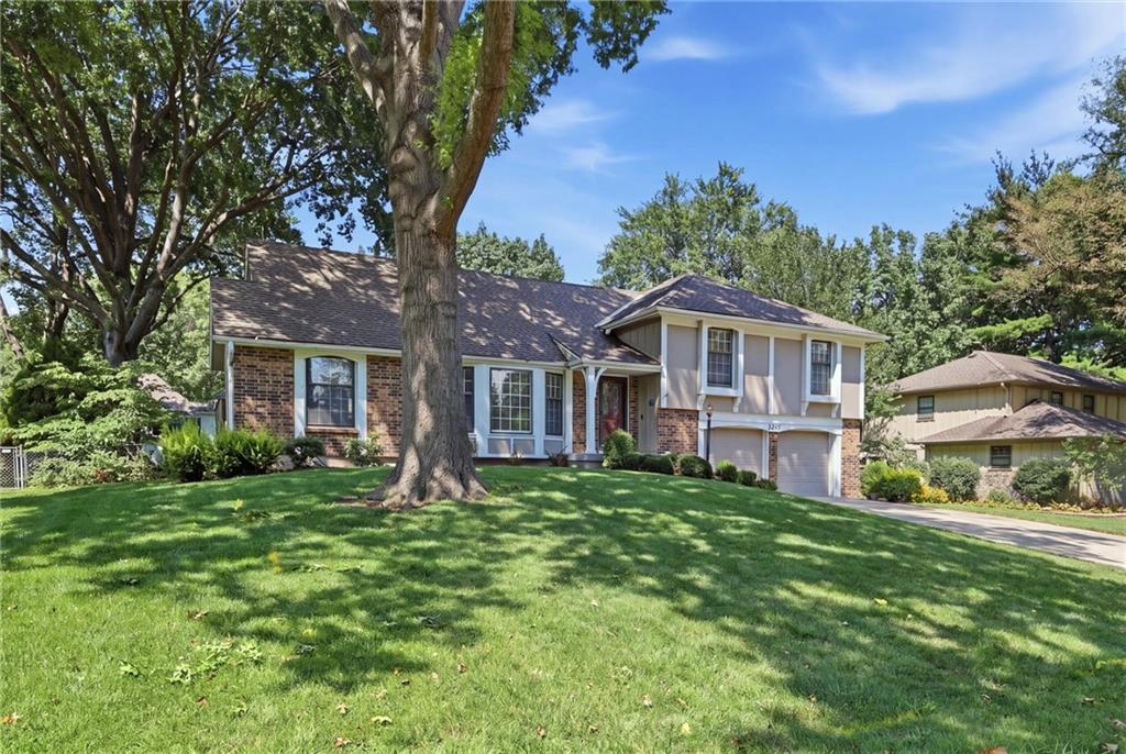 1st image of 2206 W 120th St, Leawood, KS 66209 | MLS# 2636980