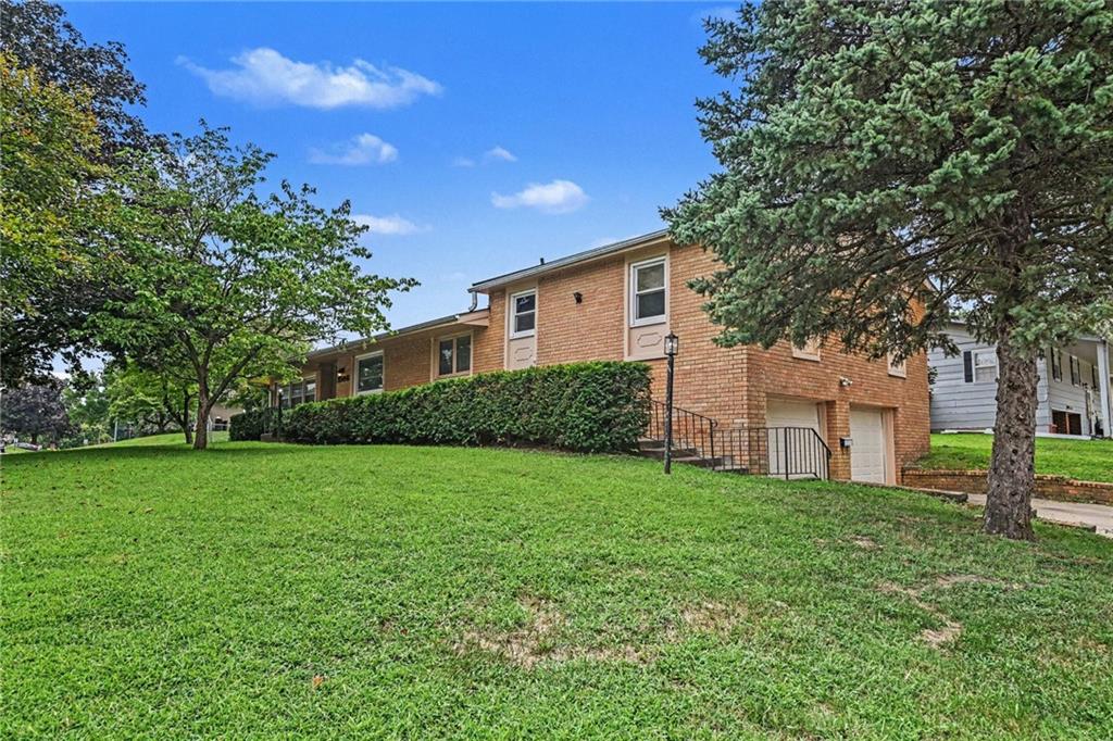 2nd image of 1506 Tamara Dr, Saint Joseph, MO 64506 | MLS# 2636985