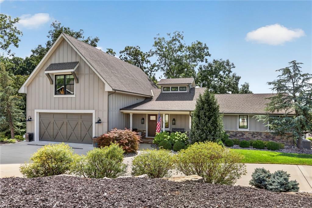 1st image of 7400 Nw Whipple Ln, Kansas City, MO 64152 | MLS# 2637008