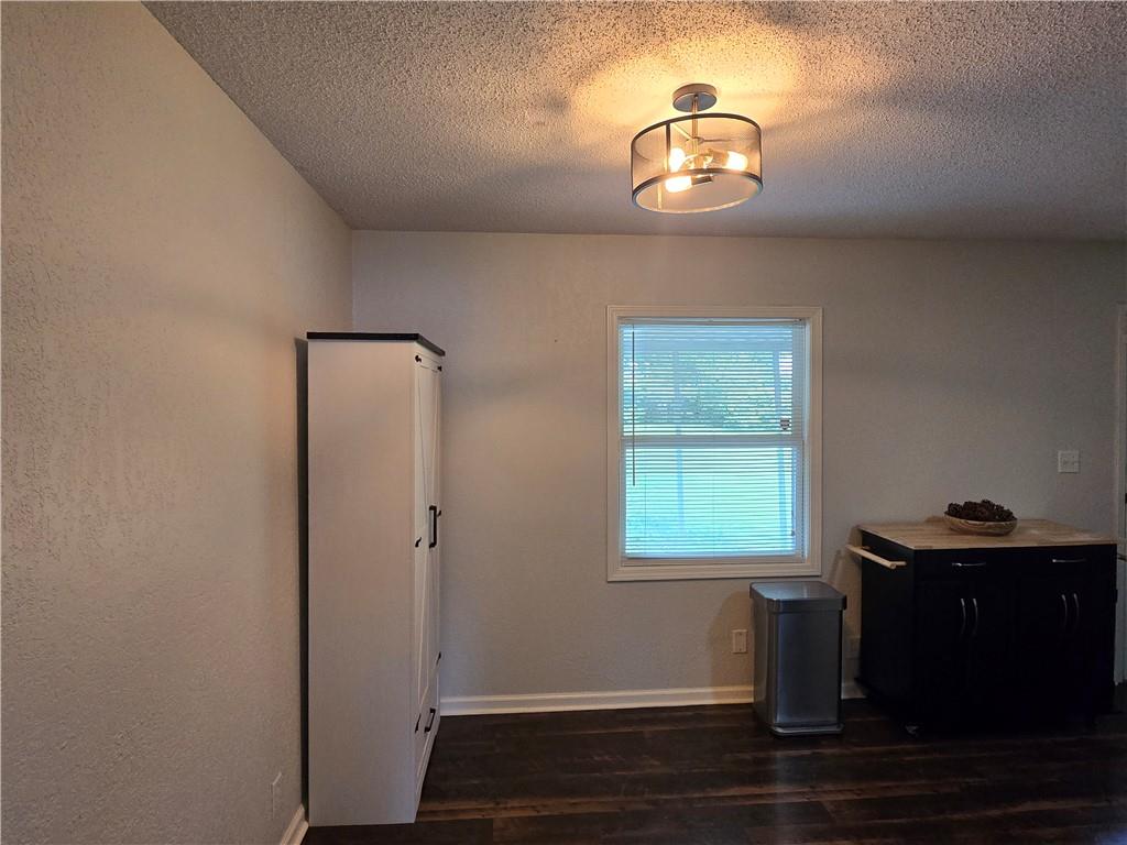 4th image of 317 N Cochise Dr, Independence, MO 64056 | MLS# 2637009