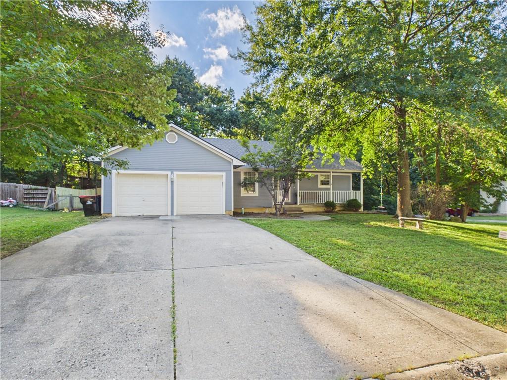 2nd image of 1407 Woodlawn Dr, Warrensburg, MO 64093 | MLS# 2637030