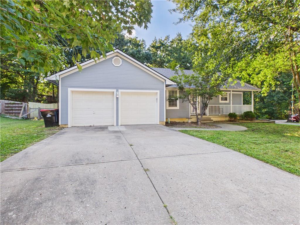 1st image of 1407 Woodlawn Dr, Warrensburg, MO 64093 | MLS# 2637030