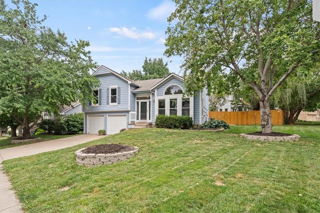 1st image of 22012 W 48th St, Shawnee, KS 66226 | MLS# 2637033