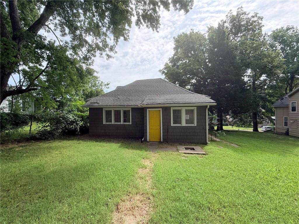 12th image of 1418 6th Ave, Leavenworth, KS 66048 | MLS# 2637034