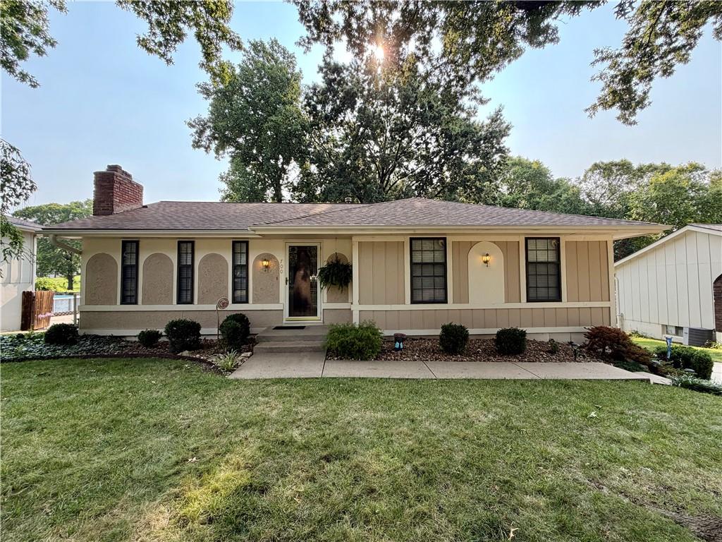 1st image of 700 Sw 24th St, Blue Springs, MO 64015 | MLS# 2637041