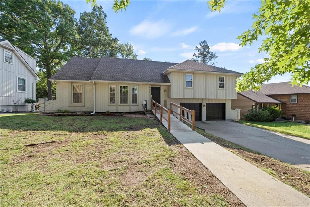 35th image of 9523 Connell Dr, Overland Park, KS 66212 | MLS# 2637051