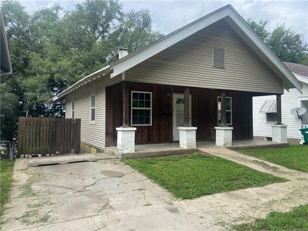 2nd image of 3810 Terrace Ave, St Joseph, MO 64504 | MLS# 2637054