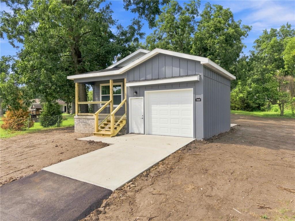 2nd image of 7908 Pleasant Valley Rd, Pleasant Valley, MO 64068 | MLS# 2637056
