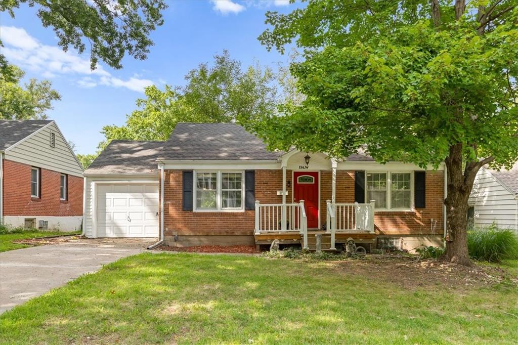 1st image of 114 W Pocahontas Ln, Kansas City, MO 64114 | MLS# 2637059