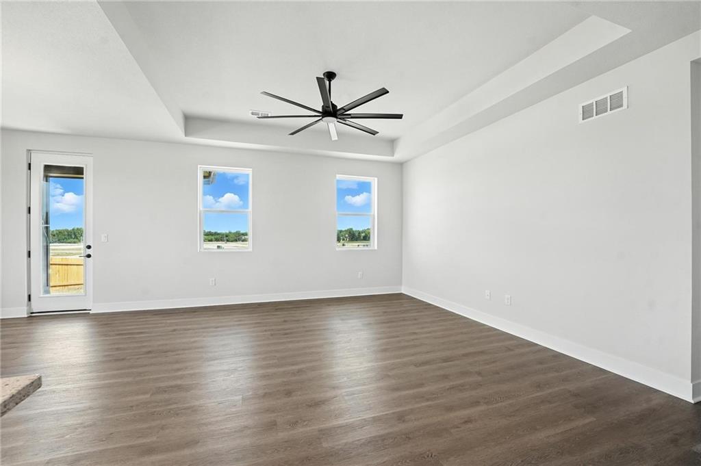 3rd image of 19304 W 205 Ter, Spring Hill, KS 66083 | MLS# 2637085