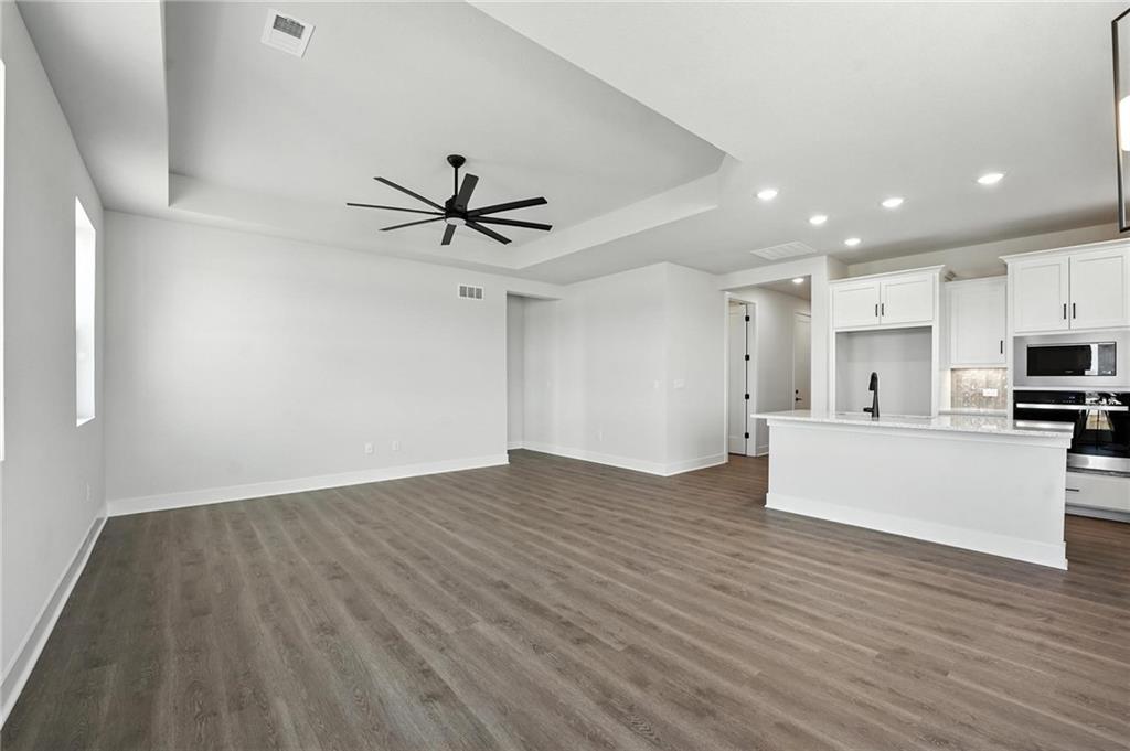5th image of 19304 W 205 Ter, Spring Hill, KS 66083 | MLS# 2637085