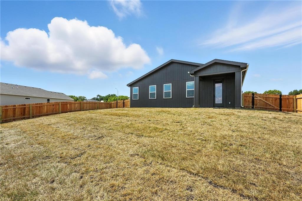 23rd image of 19304 W 205 Ter, Spring Hill, KS 66083 | MLS# 2637085