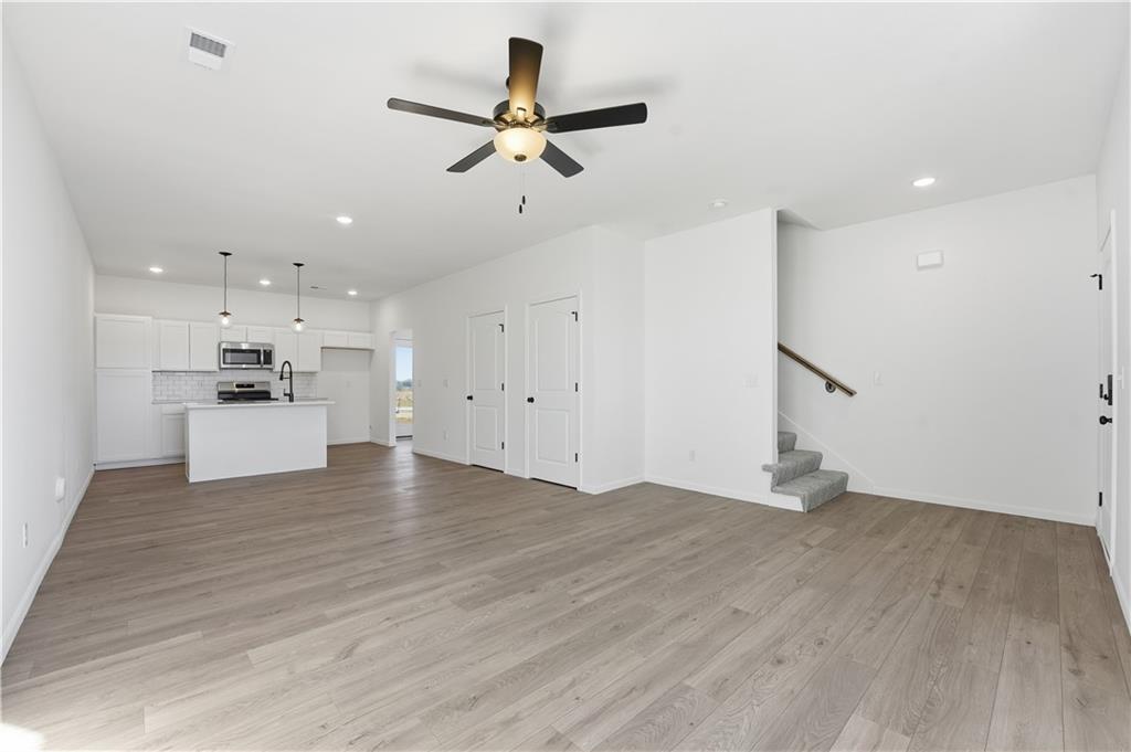 3rd image of 12413 S Acacia Dr, Lee's Summit, MO 64086 | MLS# 2637099
