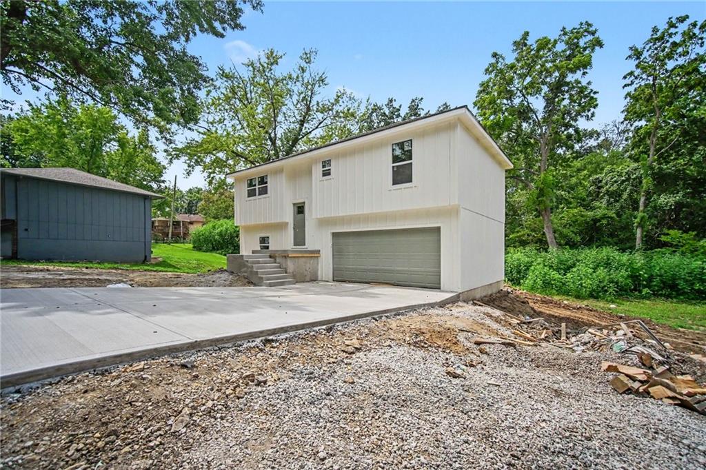 3rd image of 3008 N 48Th Ter, Kansas City, KS 66104 | MLS# 2637102