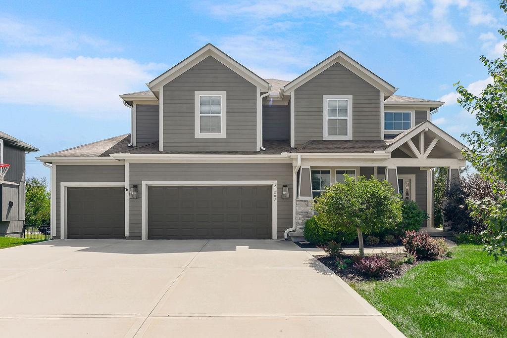 1st image of 21803 W 46th Ter, Shawnee, KS 66226 | MLS# 2637103