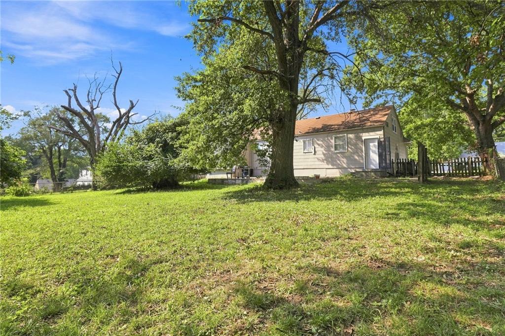 33rd image of 2307 Ne 37th Ter, Kansas City, MO 64116 | MLS# 2637108