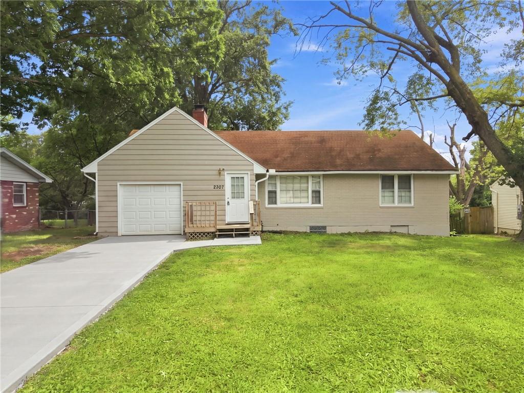 1st image of 2307 Ne 37th Ter, Kansas City, MO 64116 | MLS# 2637108