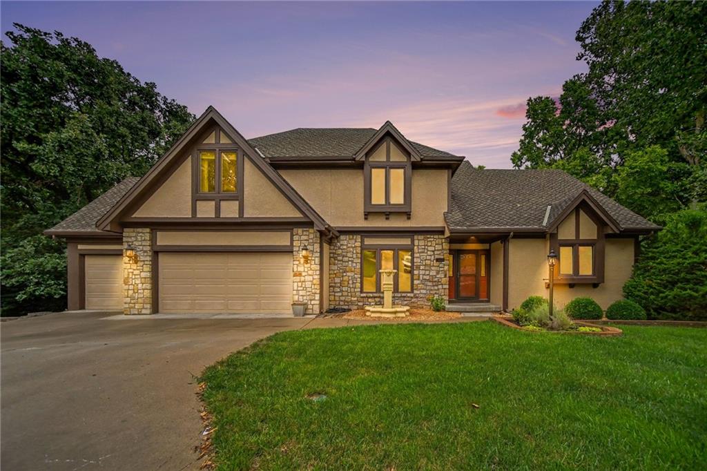 1st image of 5525 N Oakdale Pl, Parkville, MO 64152 | MLS# 2637119