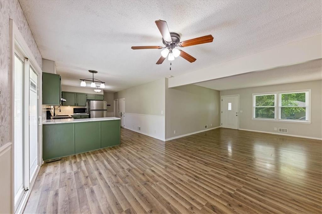 5th image of 804 N Ute St, Independence, MO 64056 | MLS# 2637120