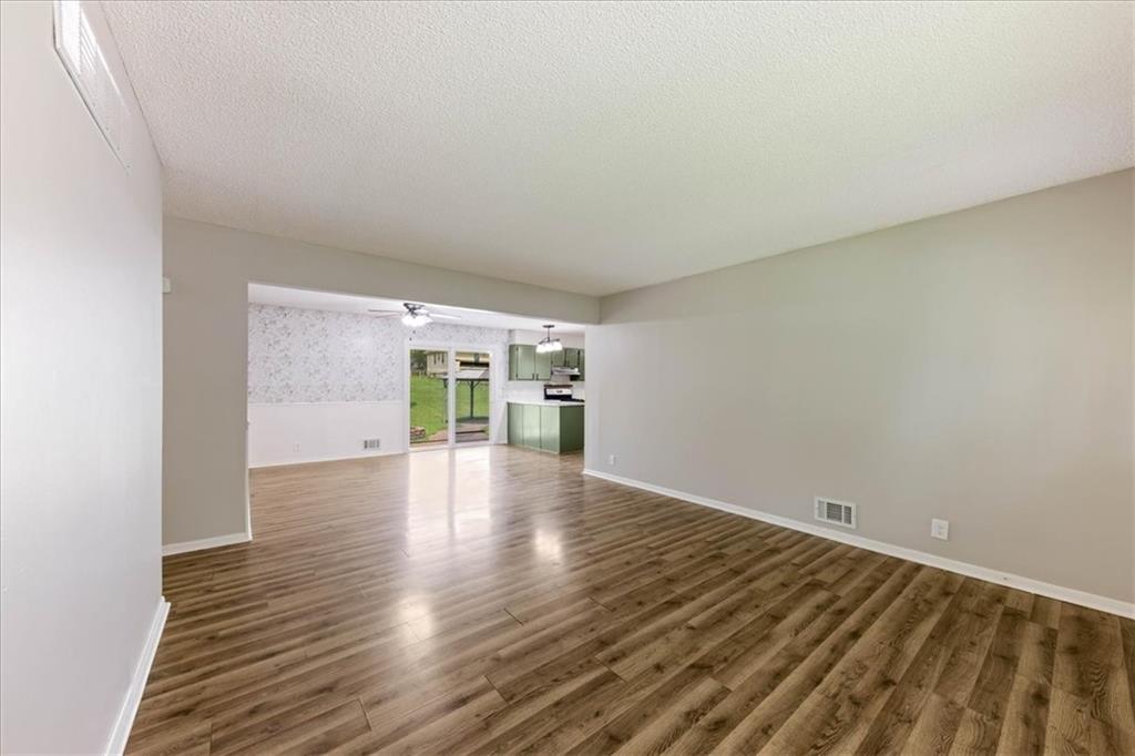 3rd image of 804 N Ute St, Independence, MO 64056 | MLS# 2637120
