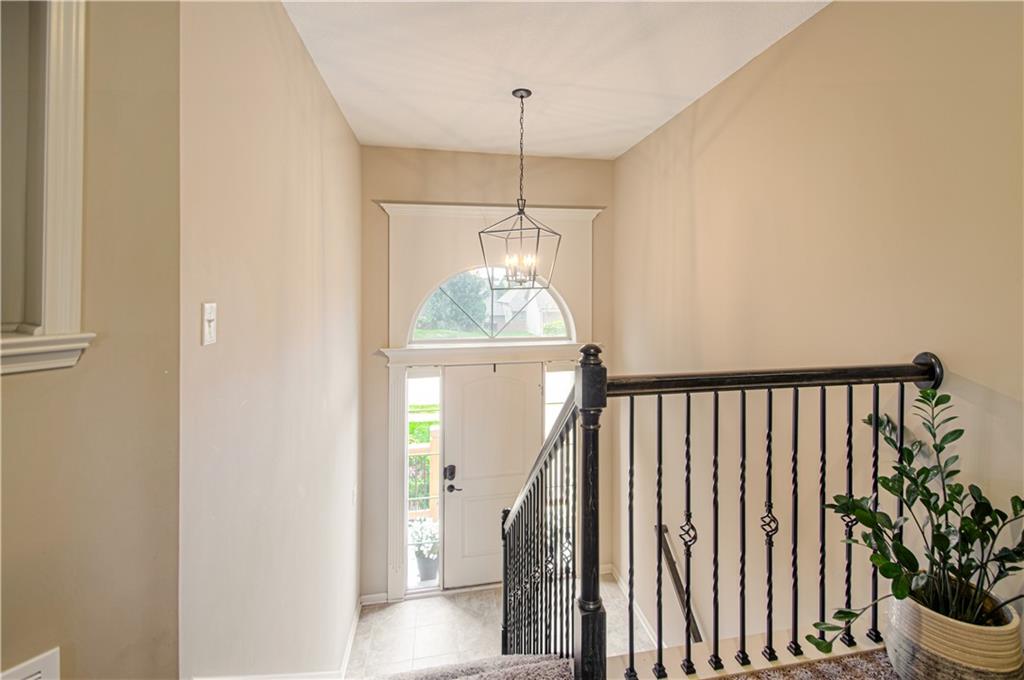 3rd image of 9705 N Windsor Ave, Kansas City, MO 64157 | MLS# 2637125
