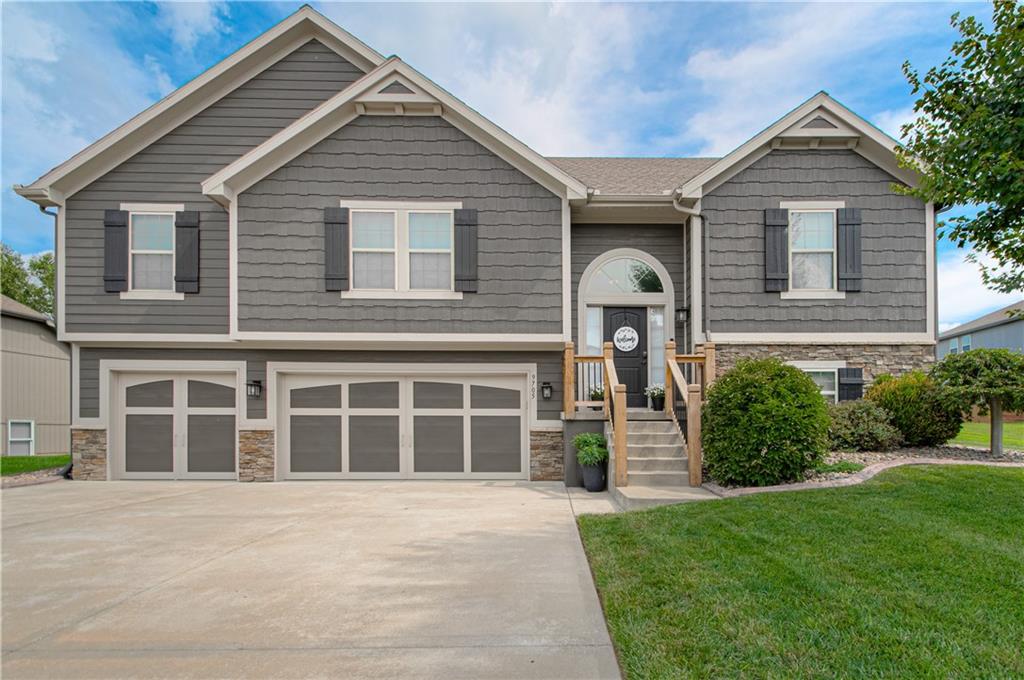 1st image of 9705 N Windsor Ave, Kansas City, MO 64157 | MLS# 2637125