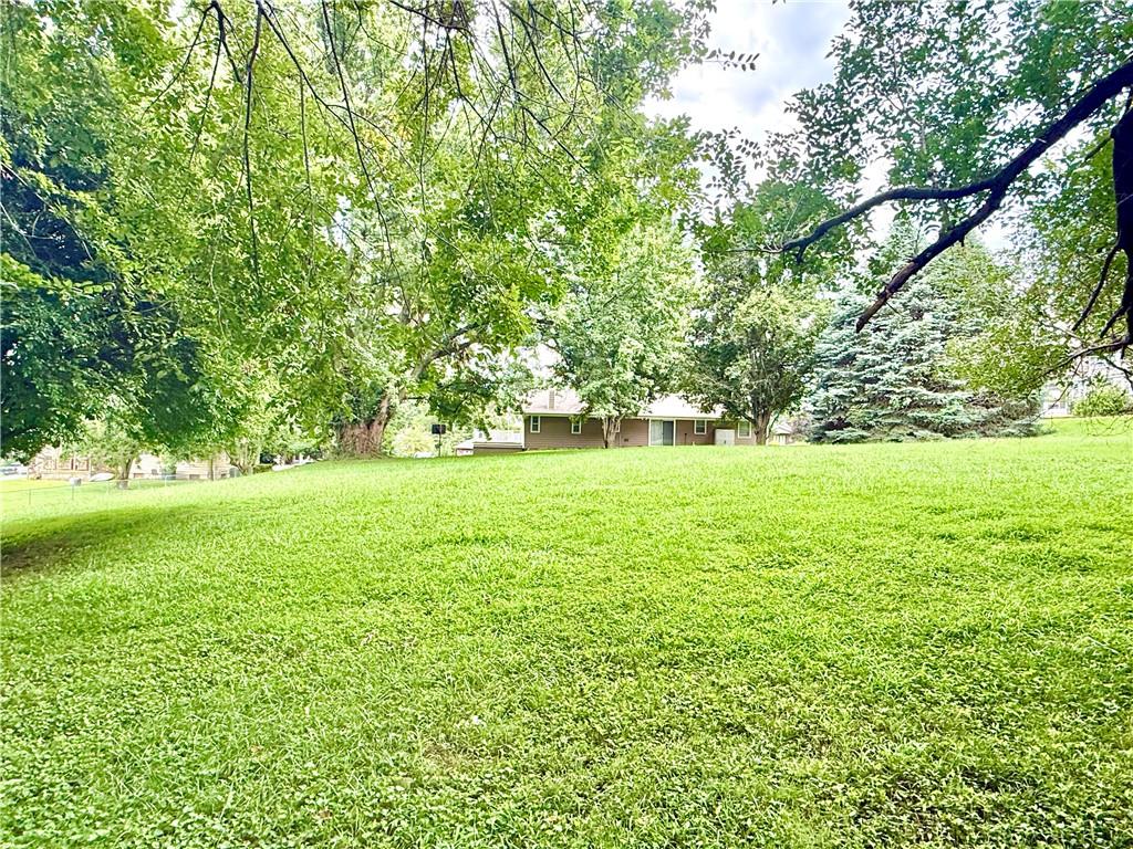 33rd image of 2307 Westminster Ln, Saint Joseph, MO 64503 | MLS# 2637134