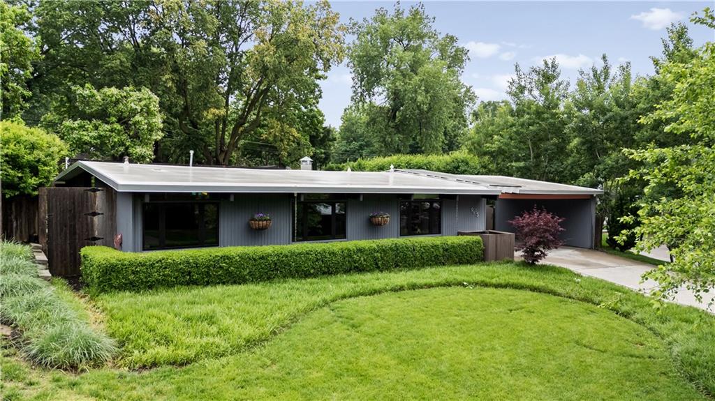 1st image of 9805 Aberdeen Dr, Overland Park, KS 66206 | MLS# 2637147