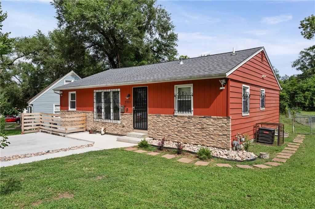 1st image of 7101 Monroe Ave, Kansas City, MO 64132 | MLS# 2637150