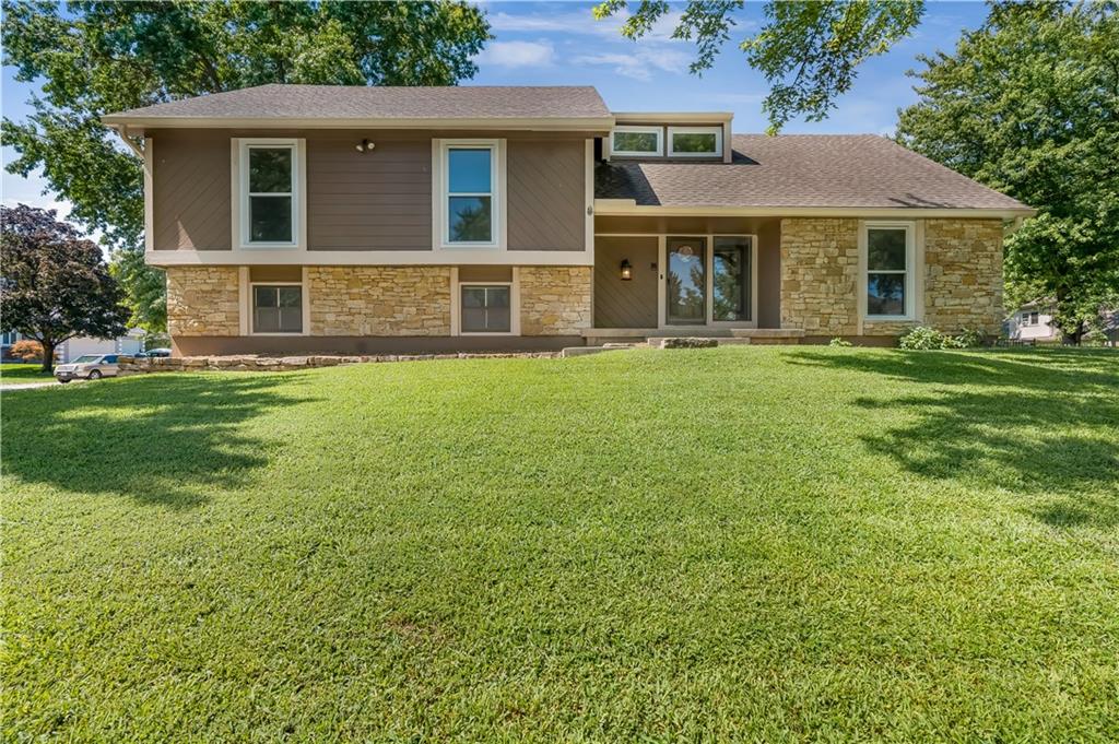 2nd image of 4377 Sw Breezy Point Ln, Lees Summit, MO 64082 | MLS# 2637151