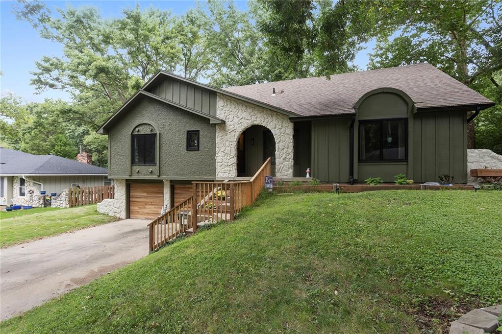1st image of 103 Ralph Dr, Lansing, KS 66043 | MLS# 2637157