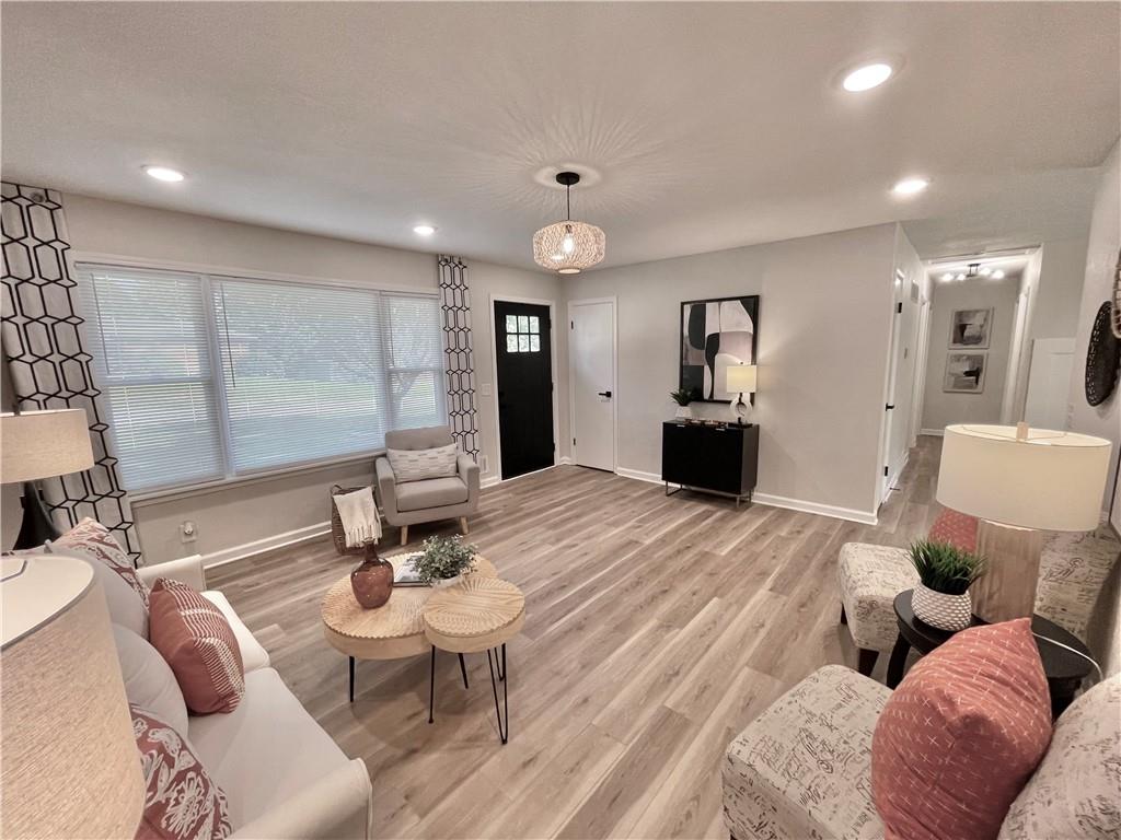 3rd image of 2512 Queen Ridge Dr, Independence, MO 64055 | MLS# 2637170