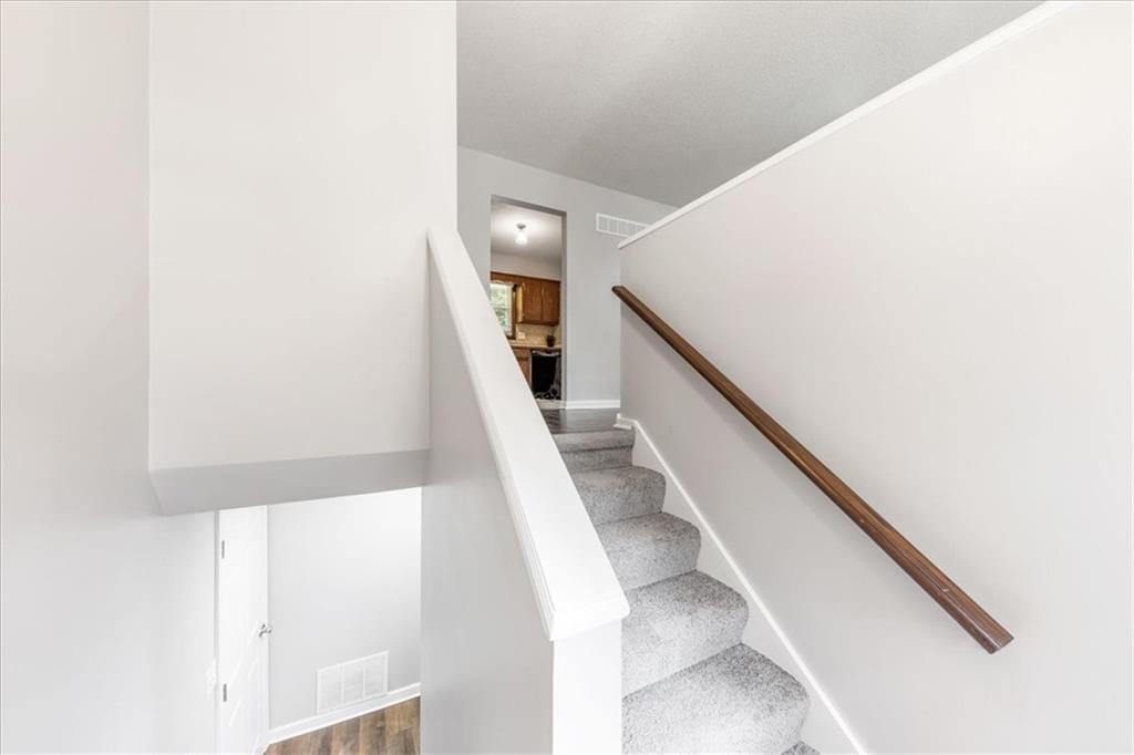 5th image of 6739 Nw Hilldale Dr, Kansas City, MO 64151 | MLS# 2637194