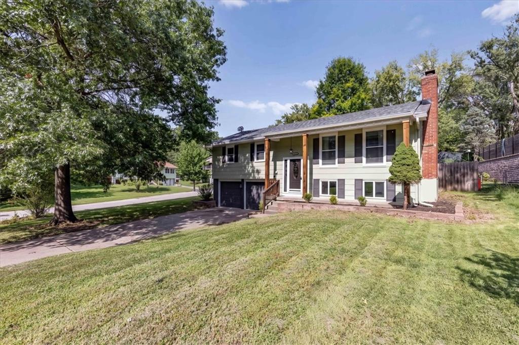 2nd image of 6739 Nw Hilldale Dr, Kansas City, MO 64151 | MLS# 2637194