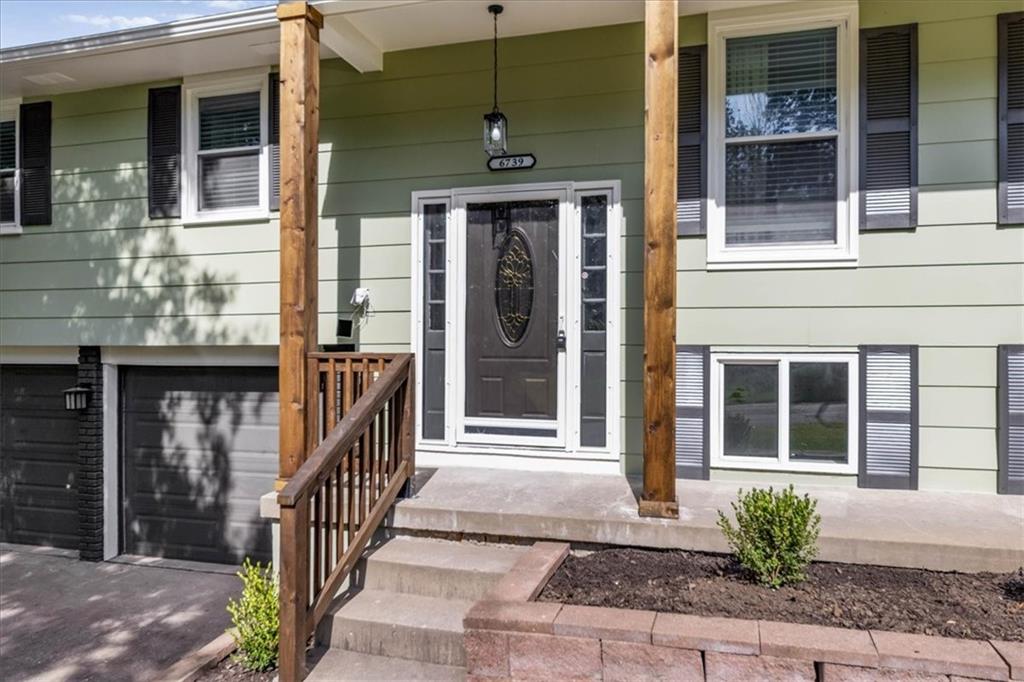 3rd image of 6739 Nw Hilldale Dr, Kansas City, MO 64151 | MLS# 2637194