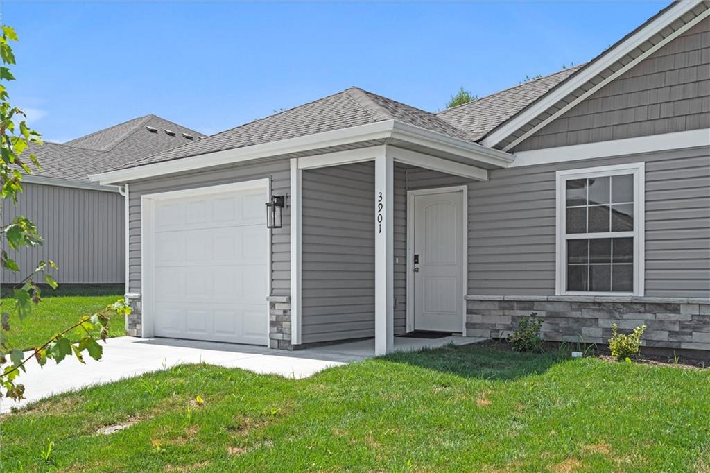 2nd image of 3933 Nw 94th St, Kansas City, MO 64154 | MLS# 2637204