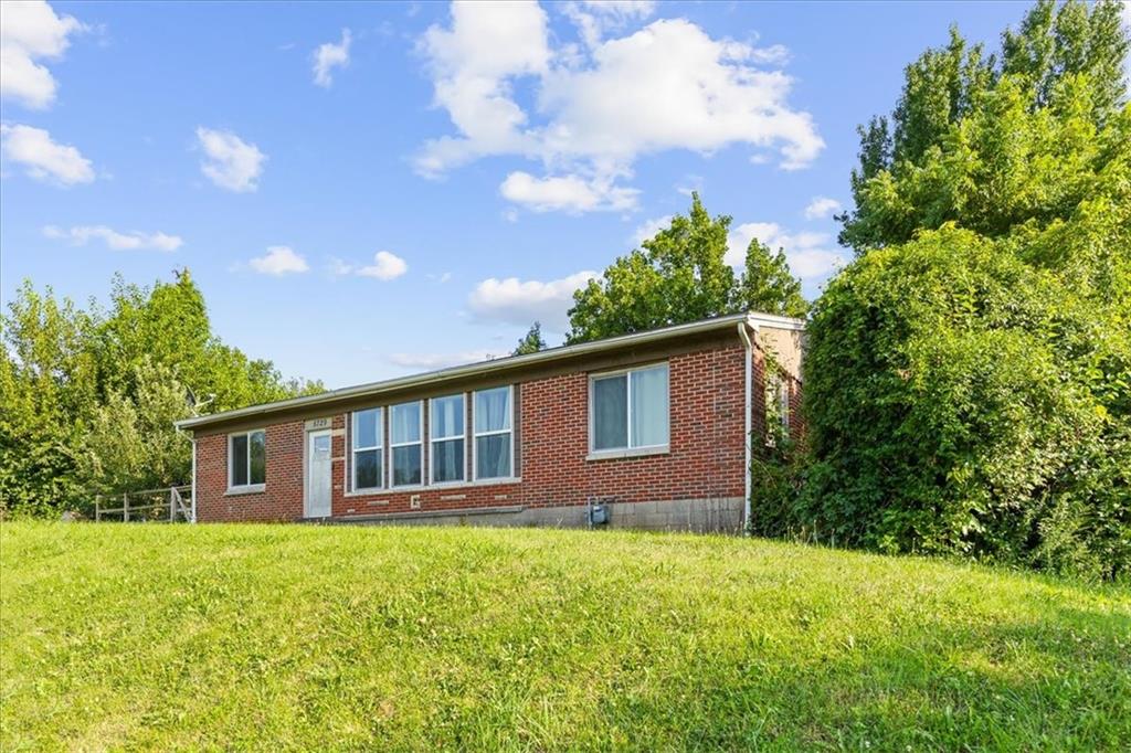 1st image of 5729 Parallel Pkwy, Kansas City, KS 66104 | MLS# 2637251