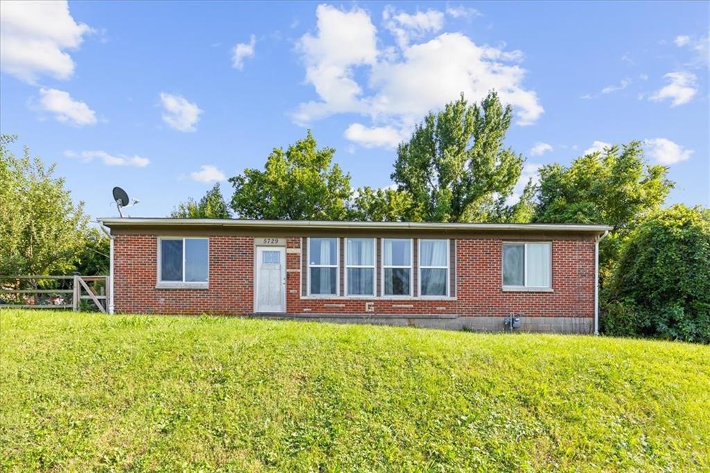 2nd image of 5729 Parallel Pkwy, Kansas City, KS 66104 | MLS# 2637251