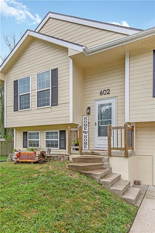 2nd image of 602 Woodson St, Kearney, MO 64060 | MLS# 2637261