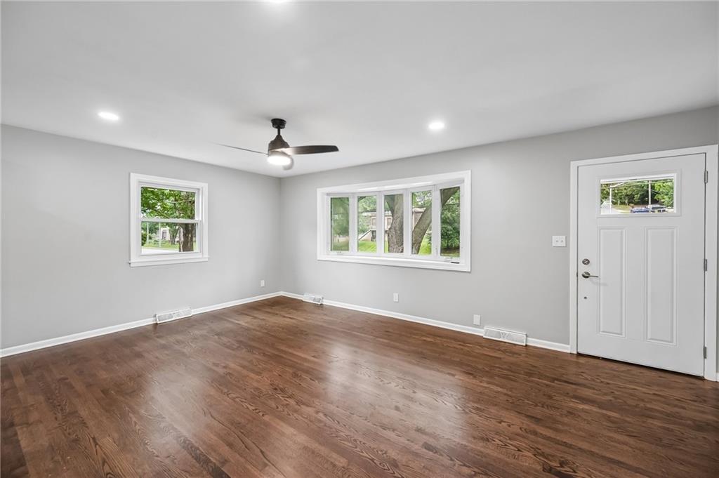 4th image of 3741 N Brighton Ave, Kansas City, MO 64117 | MLS# 2637286