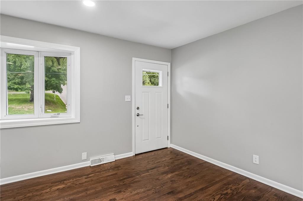 3rd image of 3741 N Brighton Ave, Kansas City, MO 64117 | MLS# 2637286